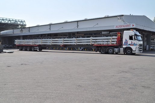 Der LKW wurde beladen.